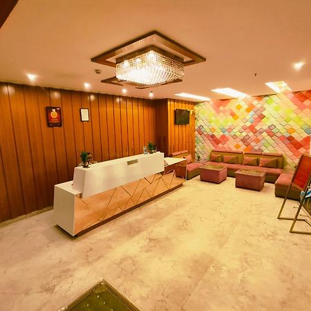 The Triumph Hotel Varanasi Bagian luar foto