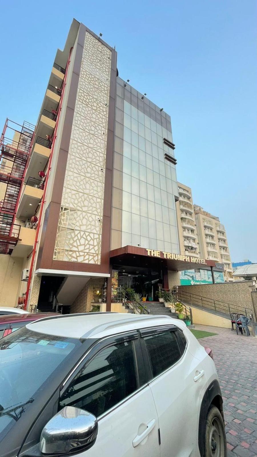 The Triumph Hotel Varanasi Bagian luar foto
